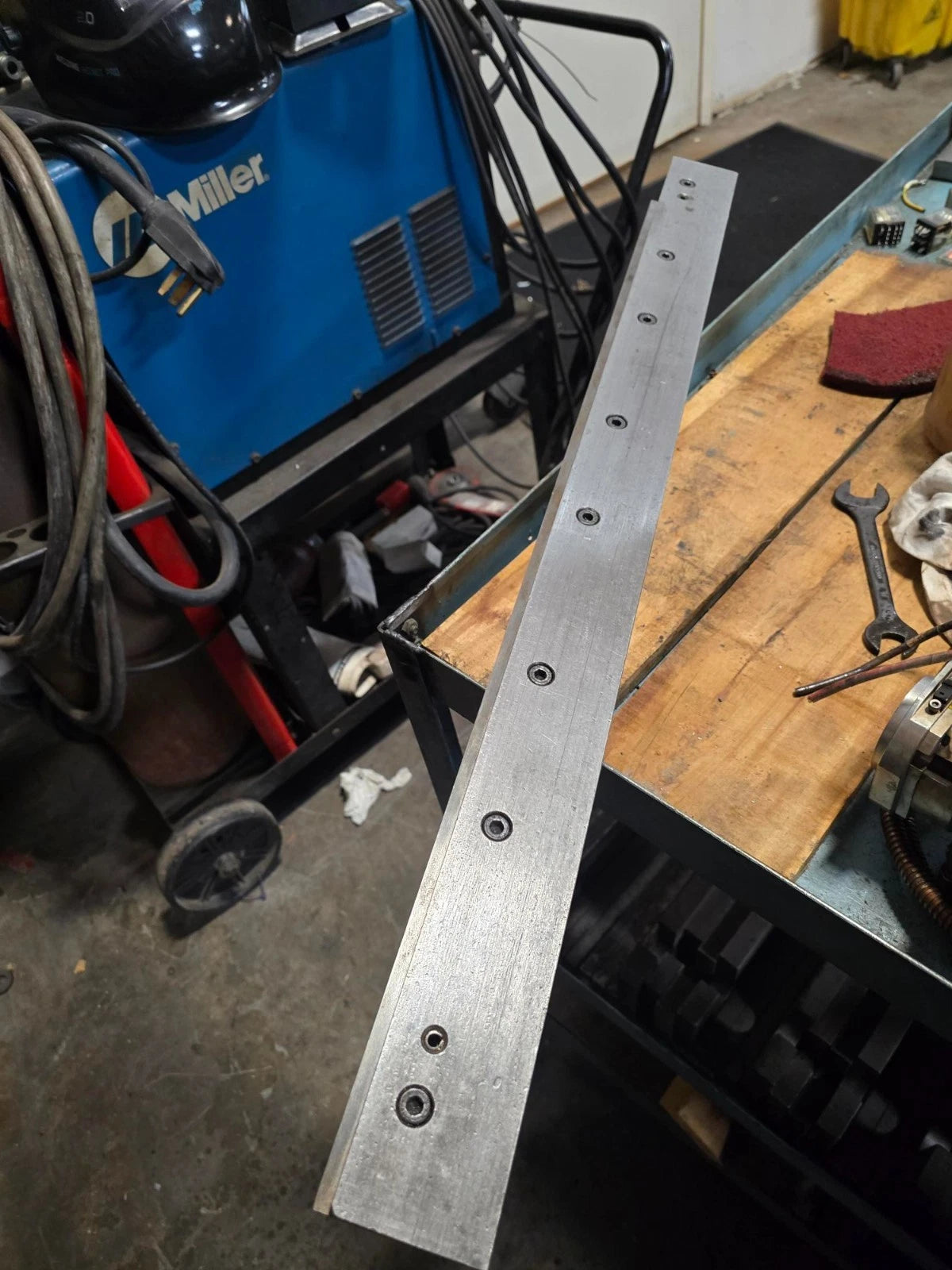 Amada 29300 300 Rail Wilson Press Brake Quick change 2V Die Holder