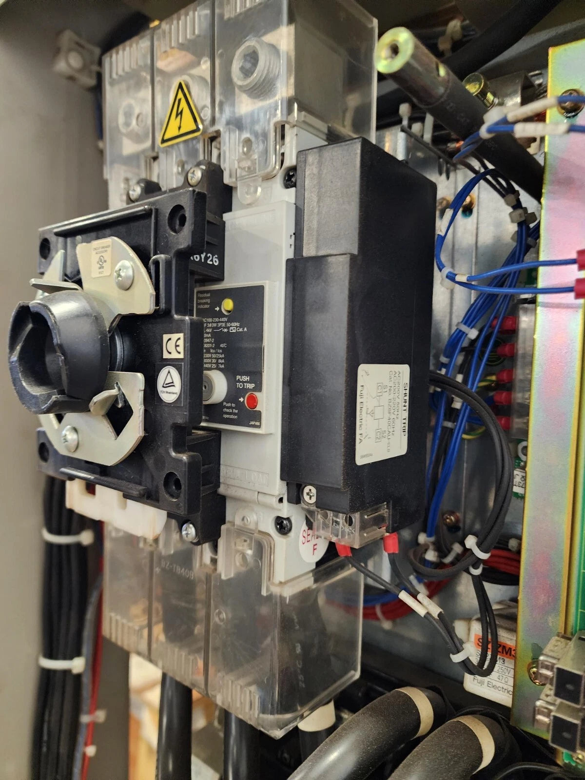 Amada Fanuc Laser EW250JAGUL 225A Main breaker AF4000E with Shunt Trip