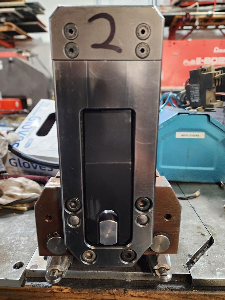 Amada Pega Coma Vela Vipros Complete Hydraulic Clamp assembly 74161534 826190