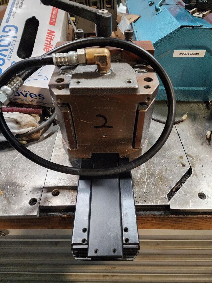 Amada Pega Coma Vela Vipros Complete Hydraulic Clamp assembly 74161534 826190