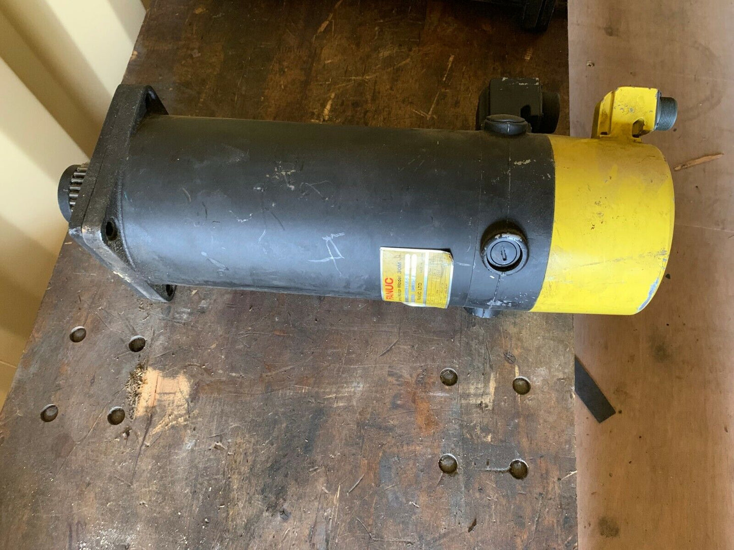 FANUC DC SERVO MOTOR MODEL 30M A06B-0653-B001 Amada