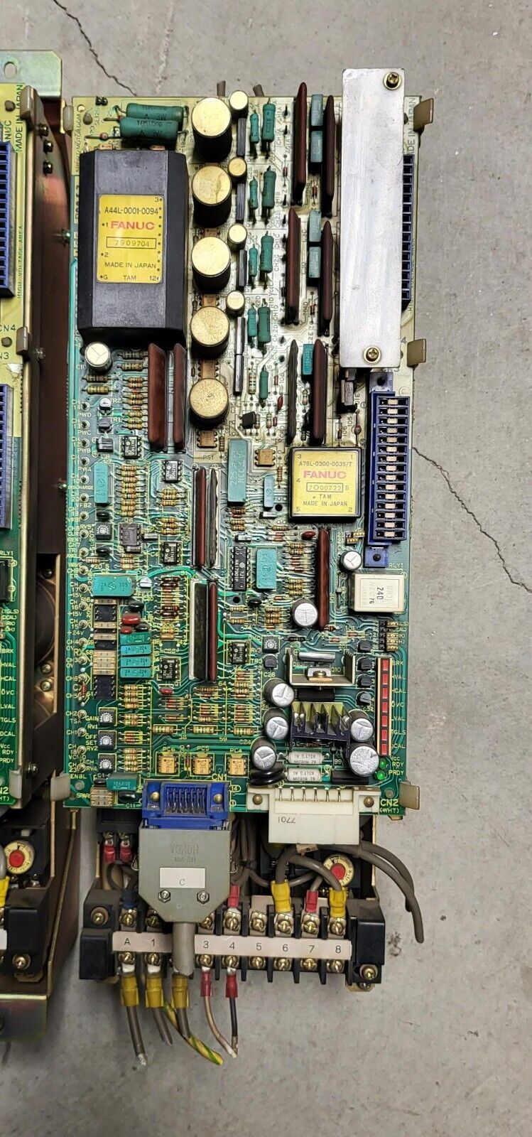 Fanuc A06B-6047-H303 A20b-0009-0320 Servo Drive Velocity Control Unit