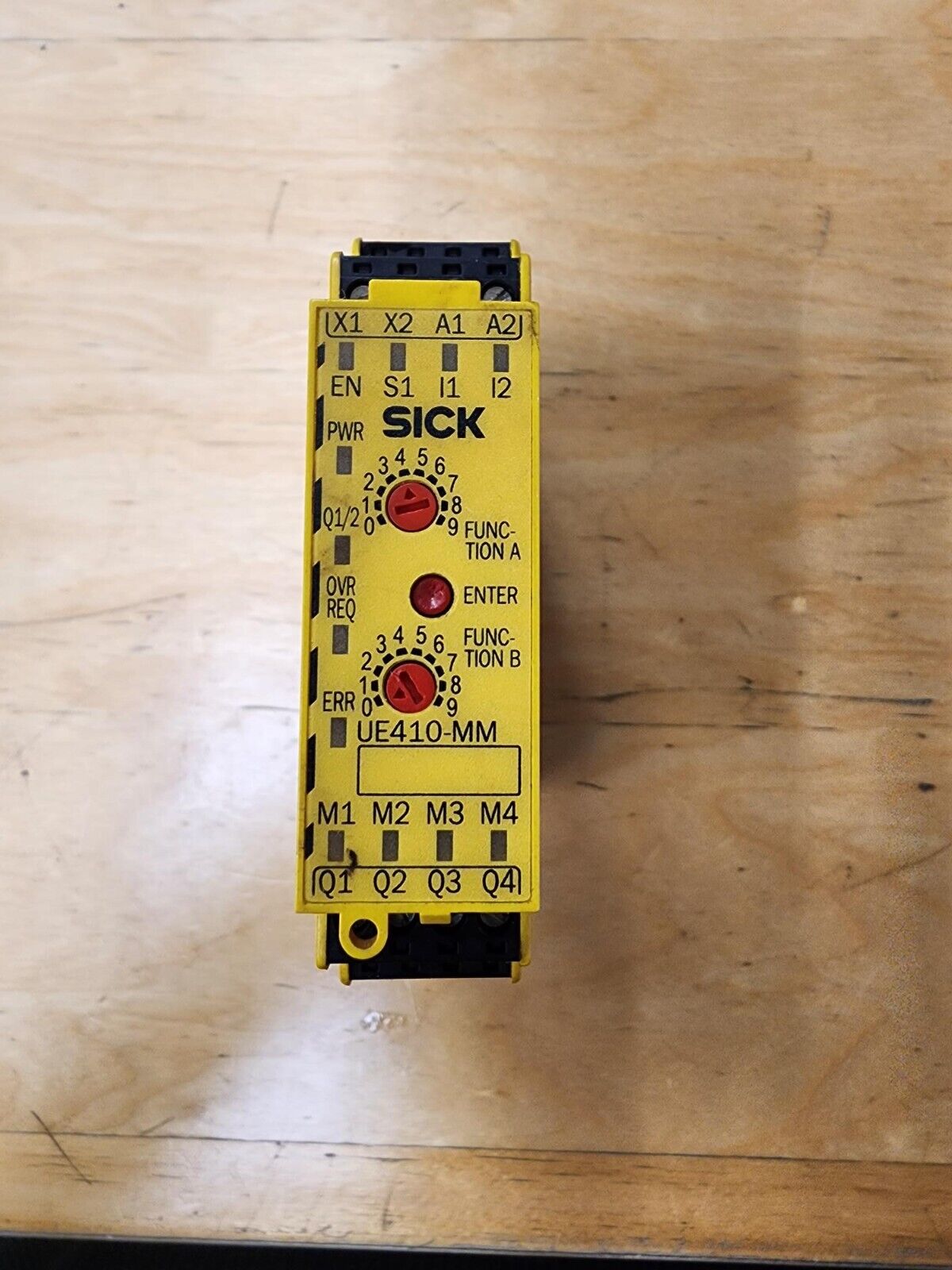 SICK UE410-MM3 6034482 SAFETY CONTROLLER
