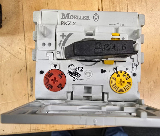 Amada Fanuc Moeller ZM-40-PKZ2 32-40A Thermal 04PC Pega Coma Vipros