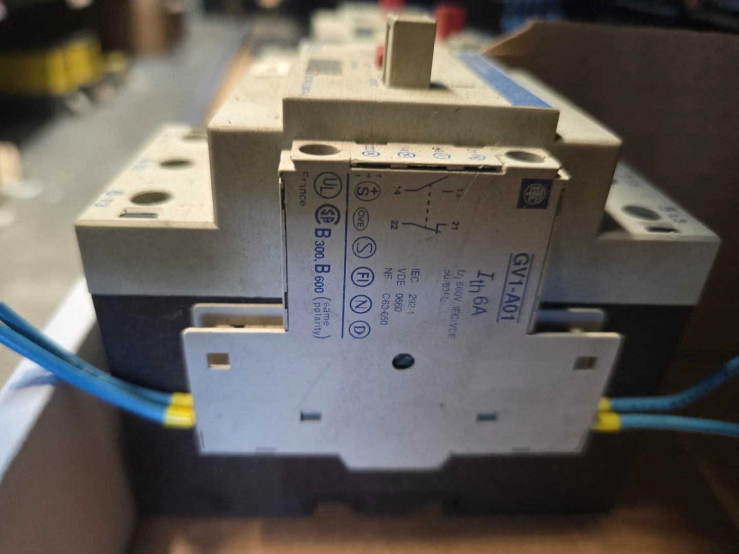 TELEMECANIQUE GV3-M40 25-40 Amp GV1-A01