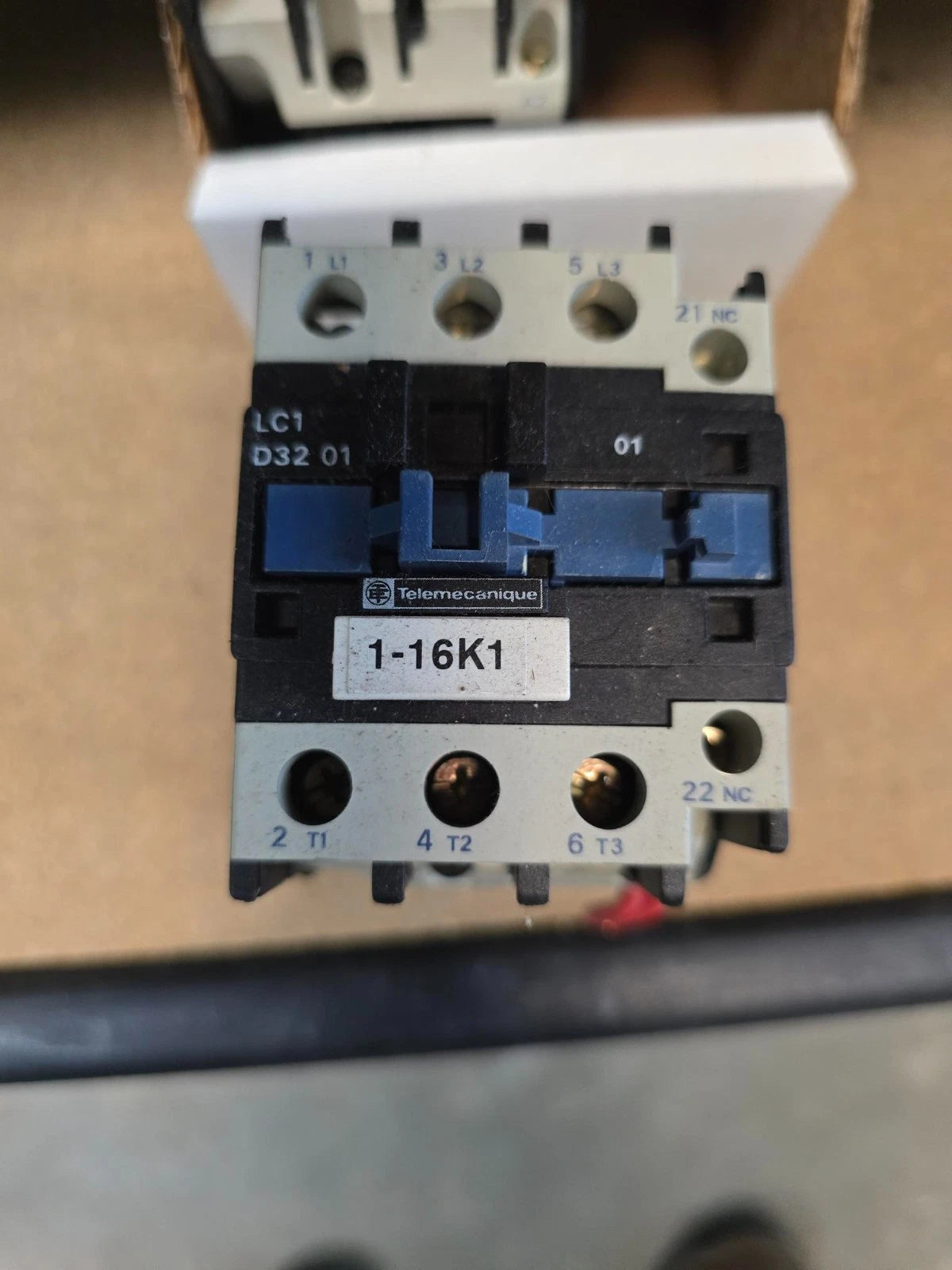 TELEMECANIQUE LC1 D32 230V