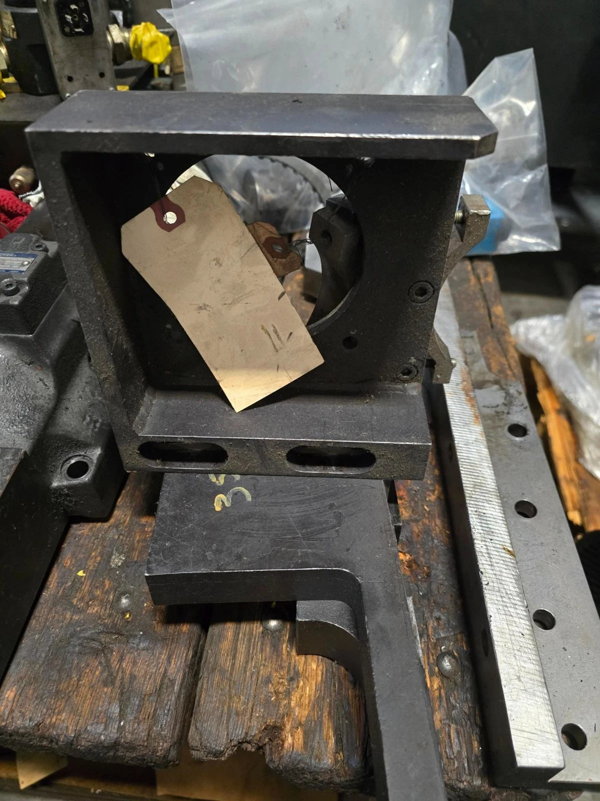 Amada Vipros King Ram Motor bracket 358K 74598003 w00636