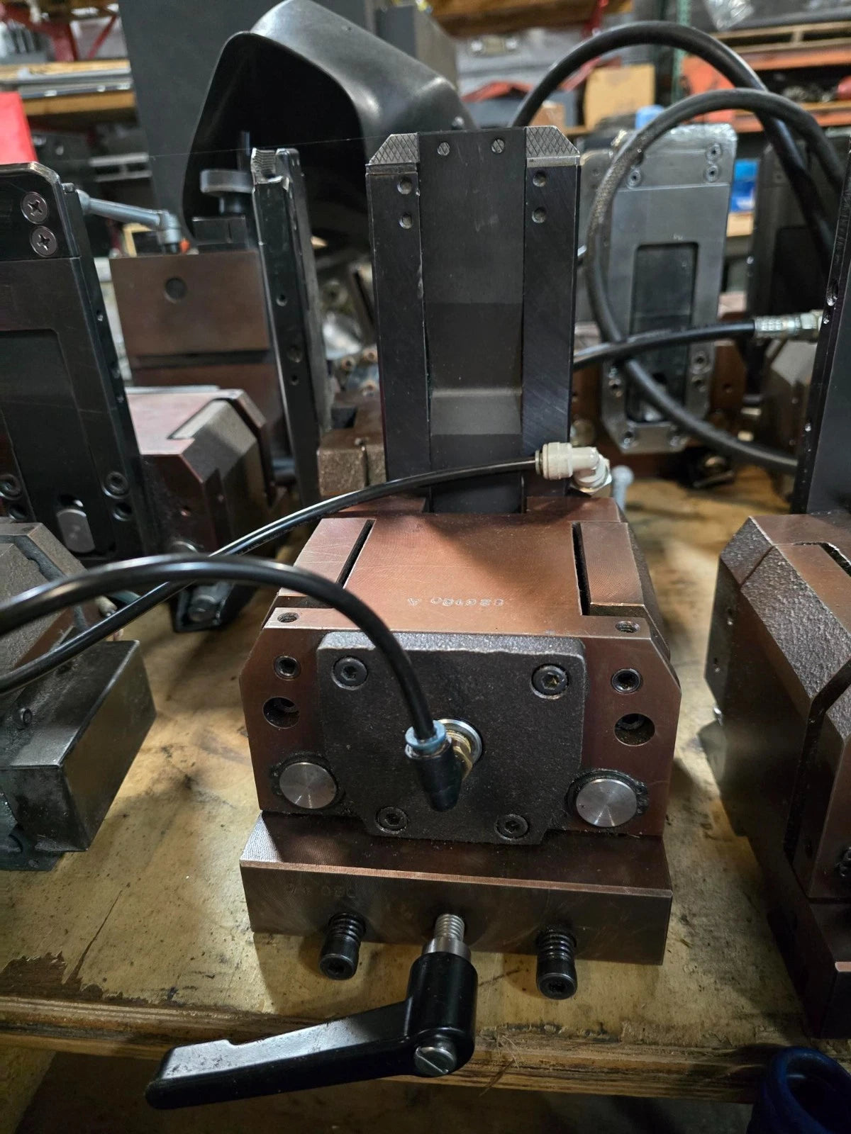 1 Amada Pega Coma Vela Vipros Complete pneumatic Clamp assembly 826180 74161532