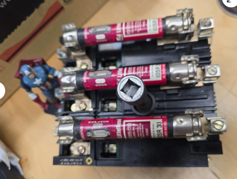 Telemechanique D10S2 Disconnect Switch Amada Vipros SBC chiller IDSR 30