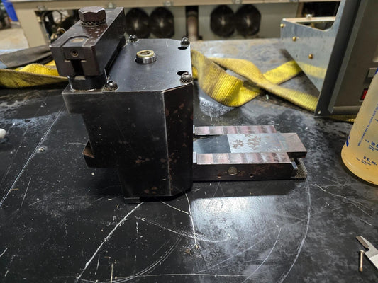 Amada thick style clamp holds .500'' A826040 74161305 Coma